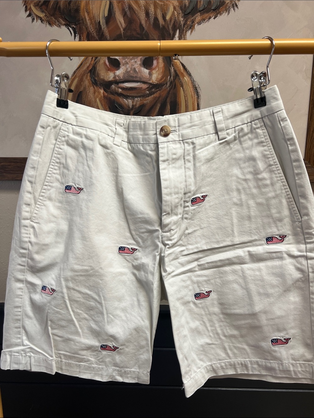 Vineyard Vines White Men's Shorts with Flag Whale Embroidery